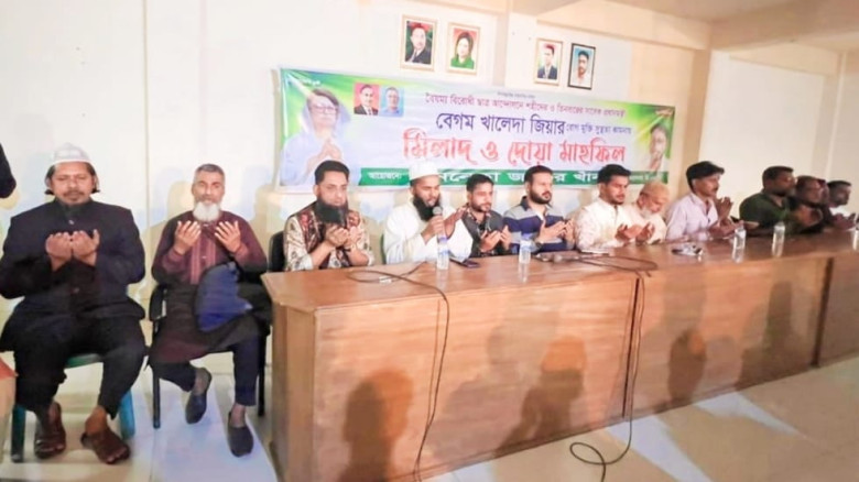 কাশিপুরে বিএনপির কার্যালয় উদ্বোধন উপলক্ষ্যে মিলাদ ও দোয়া