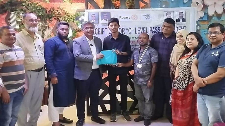 রোটারি ক্লাব অফ নারায়ণগঞ্জ রিভার সিটি'র উদ্যােগে অক্সিজেন মেশিন বিতরণ