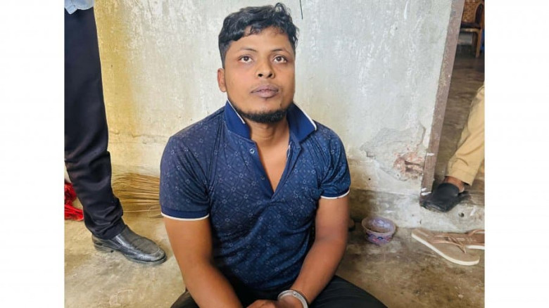 গৃহবধূকে কুপিয়ে হত্যার অভিযোগ, স্বামী আটক