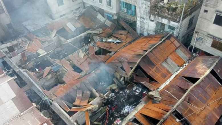 শহরে আগুনে পুড়লো ৩৫টি দোকান