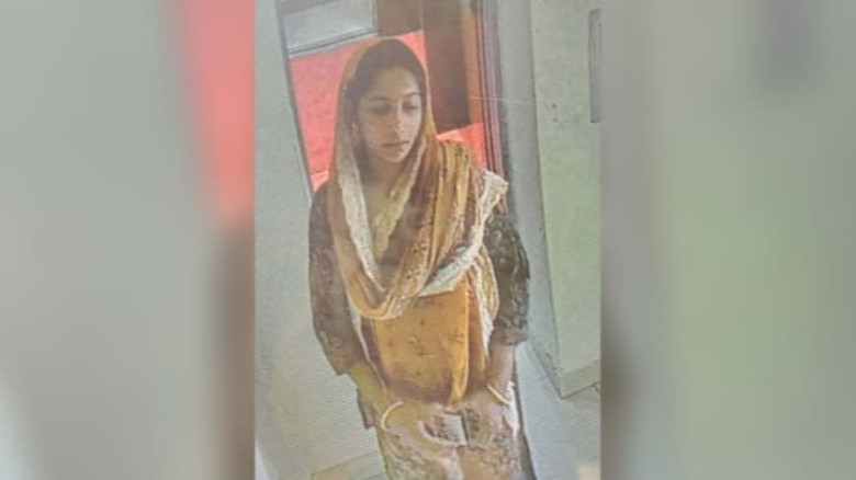 পার্লারের কর্মী সেজে দুই গৃহবধূর স্বর্ণালঙ্কার লুট