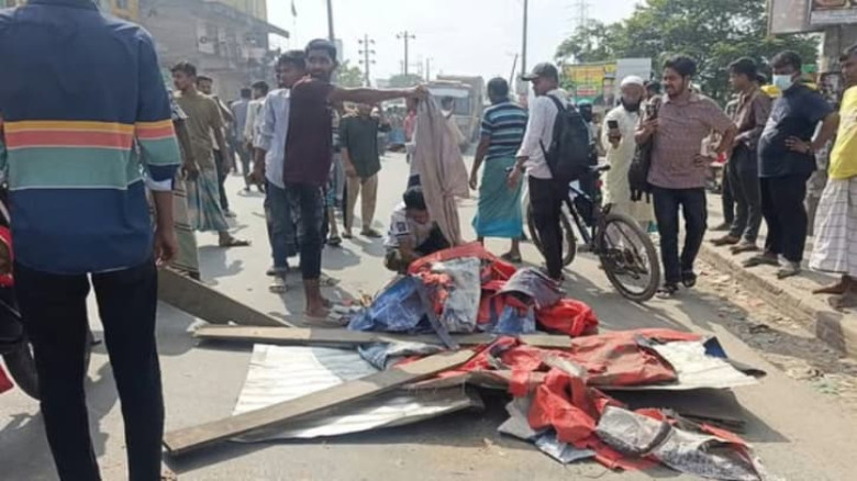 সিদ্ধিরগঞ্জ পুলে অটোচালকদের অবরোধে চরম যাত্রী ভোগান্তি