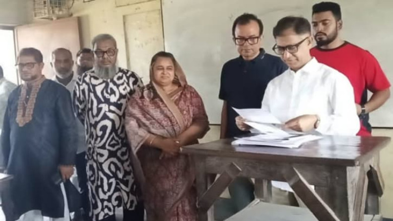 ফতুল্লা পাইলট স্কুল পরিদর্শন করে সহযোগিতার আশ্বাস দিলেন মামুন মাহমুদ